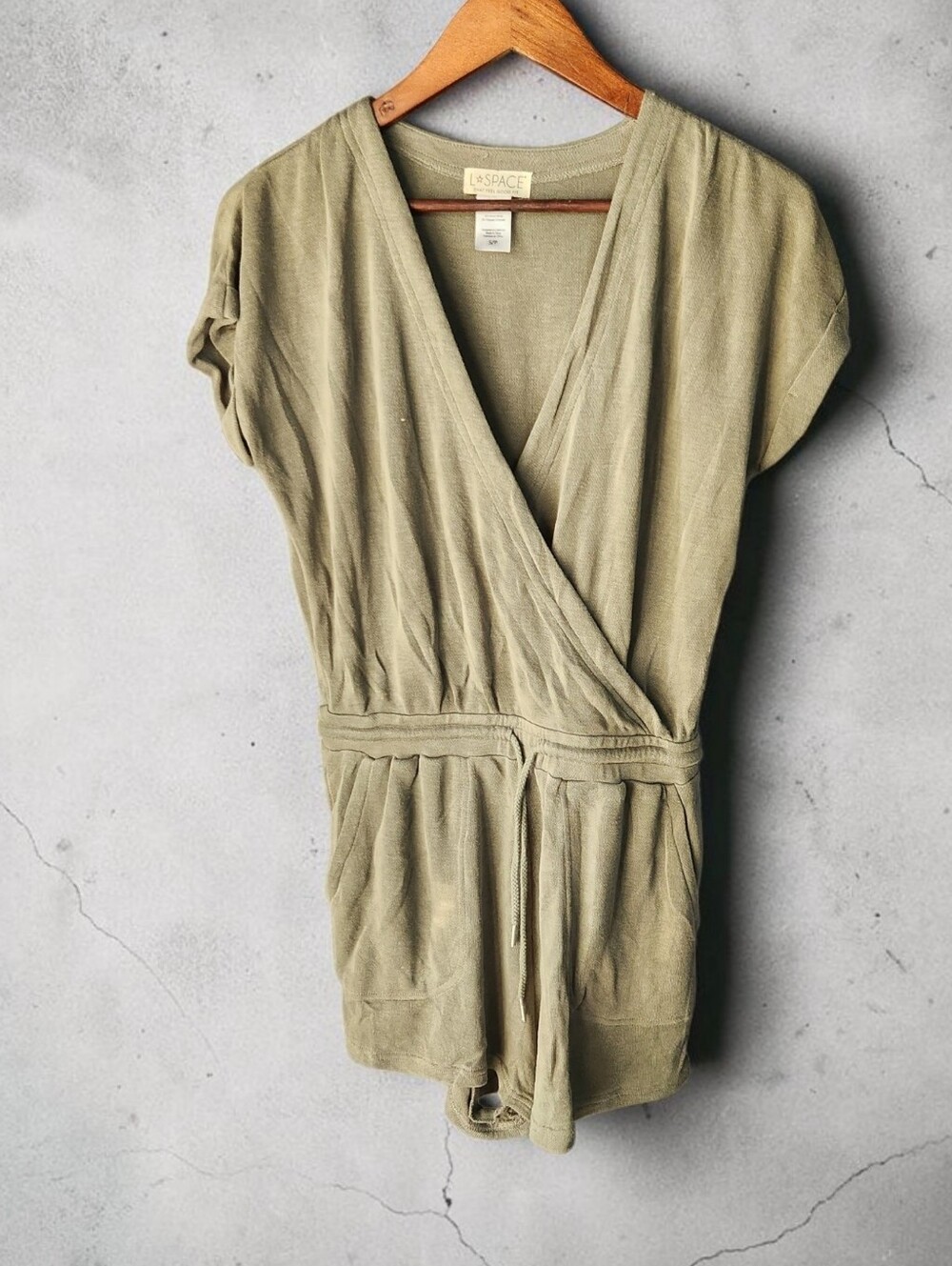 L Space Great Escape Slub Jersey Romper Olive Green Women S Cap Sleeve One Piece - Picture 9 of 15